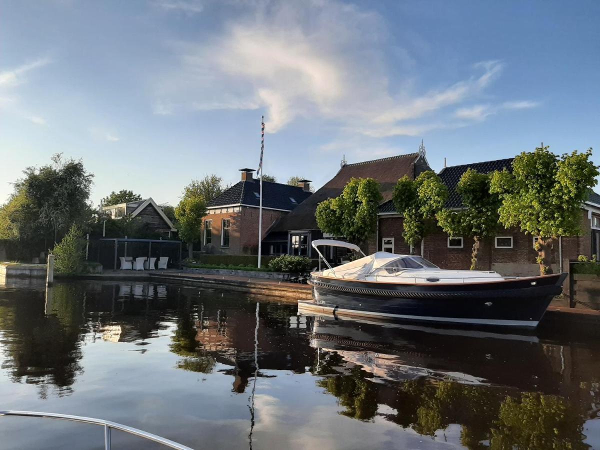 Puur Eastermar - Monumentaal, Authentiek En Luxe Koetshuis Aan Open Vaarwater Met Jacuzzi En Sauna 우스터미어 외부 사진