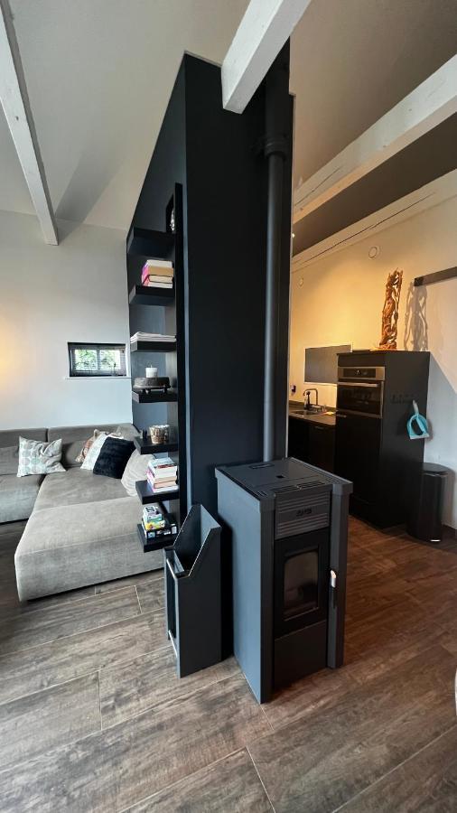 Puur Eastermar - Monumentaal, Authentiek En Luxe Koetshuis Aan Open Vaarwater Met Jacuzzi En Sauna 우스터미어 외부 사진