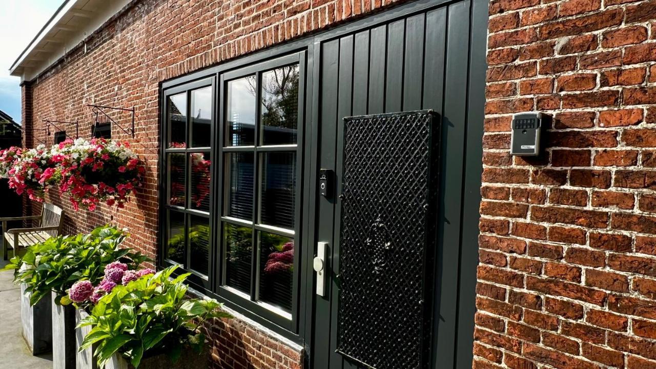 Puur Eastermar - Monumentaal, Authentiek En Luxe Koetshuis Aan Open Vaarwater Met Jacuzzi En Sauna 우스터미어 외부 사진