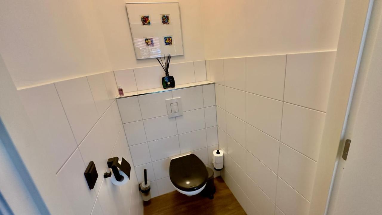 Puur Eastermar - Monumentaal, Authentiek En Luxe Koetshuis Aan Open Vaarwater Met Jacuzzi En Sauna 우스터미어 외부 사진