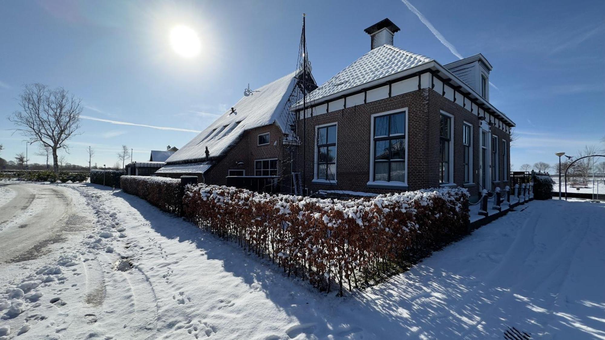 Puur Eastermar - Monumentaal, Authentiek En Luxe Koetshuis Aan Open Vaarwater Met Jacuzzi En Sauna 우스터미어 외부 사진